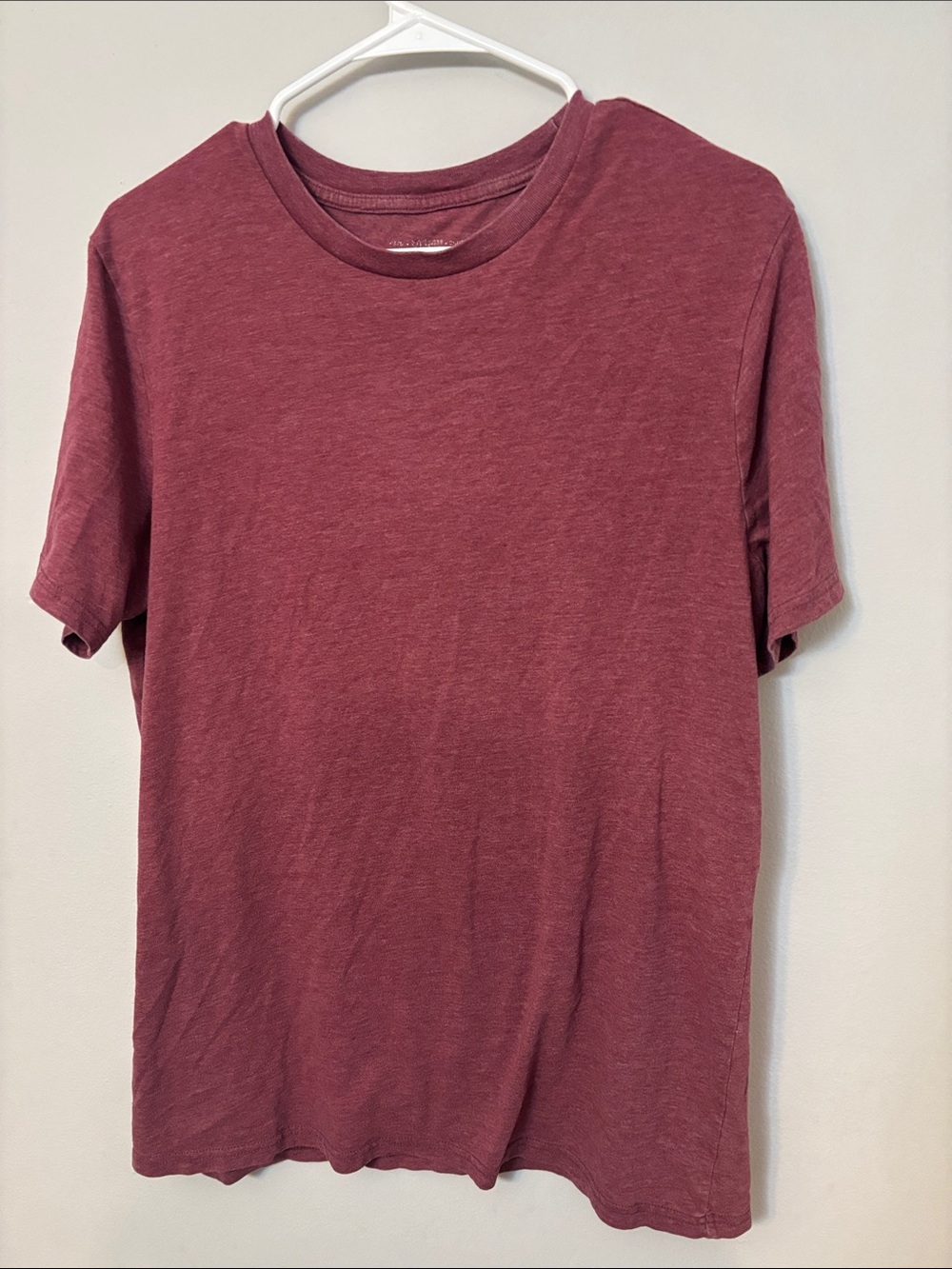 Men's Crew Neck T-Shirt - Burgundy